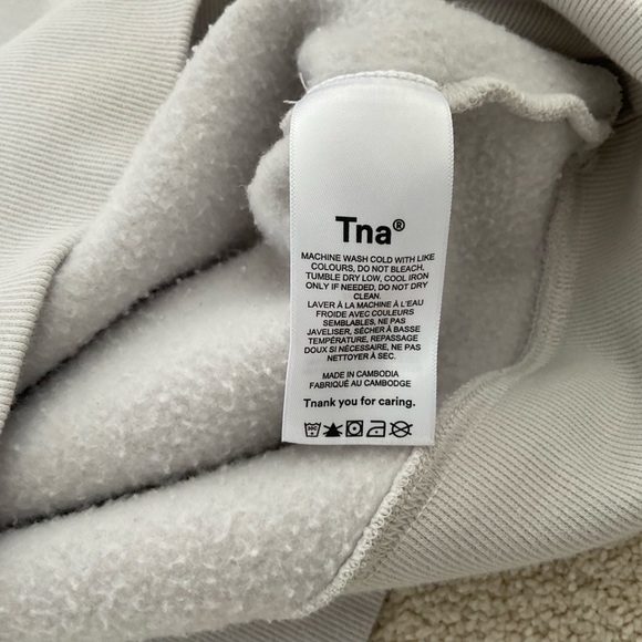 Aritzia cozyAF oversized sweater - Picture 4 of 4